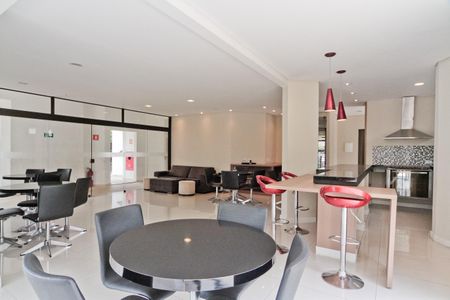 Apartamento à venda com 74m², 3 quartos e 2 vagas Apartamento à venda com 74m², 3 quartos e 2 vagasÁrea comum - Salão de festas