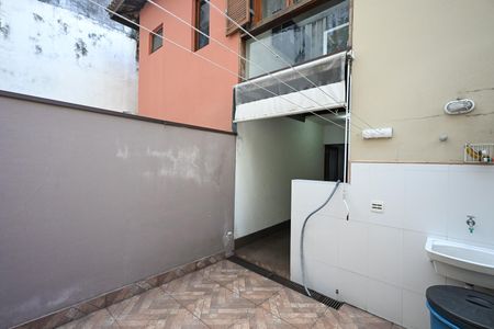 Casa para alugar com 95m², 2 quartos e 2 vagasQuintal