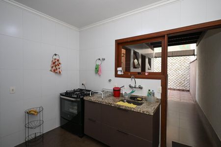 Casa para alugar com 95m², 2 quartos e 2 vagasCozinha