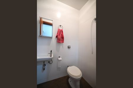 Casa para alugar com 95m², 2 quartos e 2 vagasBanheiro de Serviço