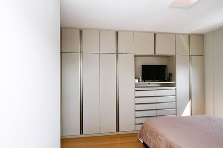 Apartamento à venda com 114m², 3 quartos e 2 vagasQuarto 2 - Suíte