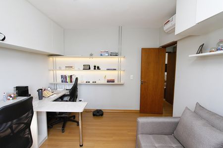 Apartamento à venda com 114m², 3 quartos e 2 vagasQuarto 3