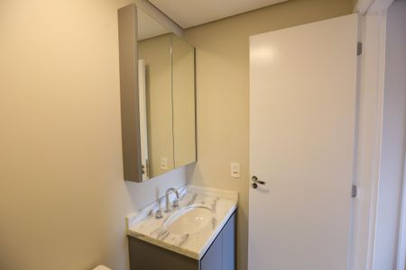 Apartamento para alugar com 70m², 2 quartos e 2 vagas Apartamento para alugar com 70m², 2 quartos e 2 vagasBanheiro da Suíte