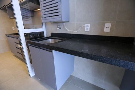 Apartamento para alugar com 70m², 2 quartos e 2 vagas Apartamento para alugar com 70m², 2 quartos e 2 vagasCozinha e Área de Serviço