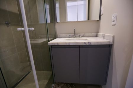 Apartamento para alugar com 70m², 2 quartos e 2 vagas Apartamento para alugar com 70m², 2 quartos e 2 vagasBanheiro