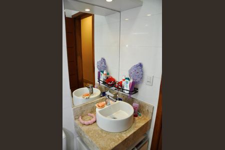 Casa à venda com 210m², 4 quartos e 4 vagasDetalhe - Banheiro Social