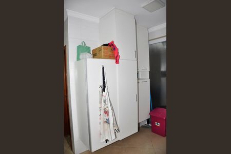Casa à venda com 210m², 4 quartos e 4 vagasDetalhe - Área de Serviço