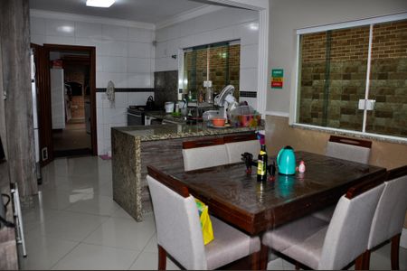 Casa à venda com 210m², 4 quartos e 4 vagasDetalhe - Copa