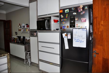 Casa à venda com 210m², 4 quartos e 4 vagasDetalhe - Cozinha