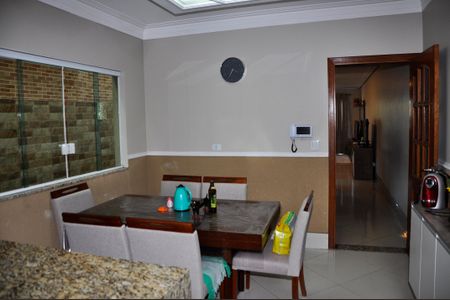 Casa à venda com 210m², 4 quartos e 4 vagasDetalhe - Copa