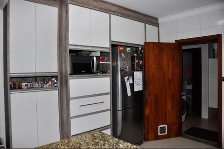 Casa à venda com 210m², 4 quartos e 4 vagasDetalhe - Cozinha
