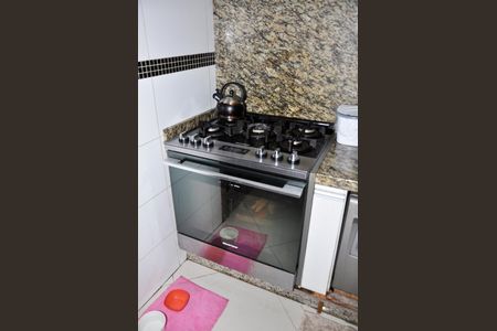 Casa à venda com 210m², 4 quartos e 4 vagasDetalhe - Cozinha
