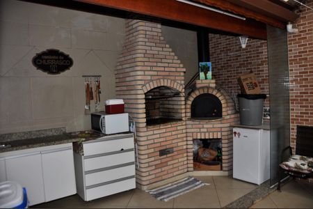 Casa à venda com 210m², 4 quartos e 4 vagasChurrasqueira