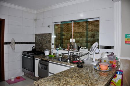 Casa à venda com 210m², 4 quartos e 4 vagasDetalhe - Cozinha