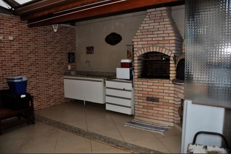 Casa à venda com 210m², 4 quartos e 4 vagasChurrasqueira