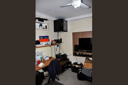 Casa à venda com 210m², 4 quartos e 4 vagasDetalhe - Quarto 04 com Suíte