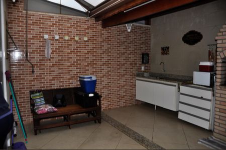 Casa à venda com 210m², 4 quartos e 4 vagasChurrasqueira