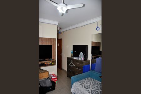 Casa à venda com 210m², 4 quartos e 4 vagasDetalhe - Quarto 04 com Suíte