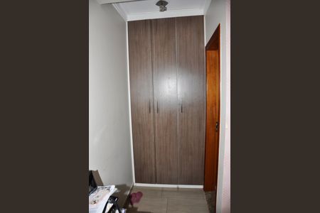 Casa à venda com 210m², 4 quartos e 4 vagasDetalhe - Suíte