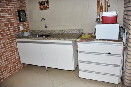 Casa à venda com 210m², 4 quartos e 4 vagasChurrasqueira