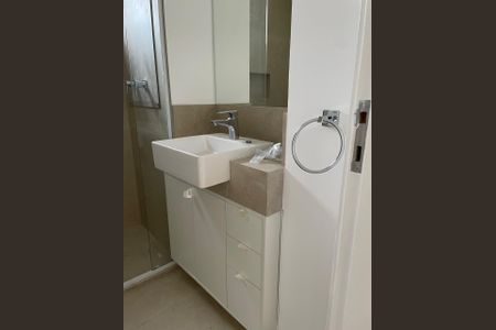 Apartamento à venda com 57m², 2 quartos e 1 vaga Apartamento à venda com 57m², 2 quartos e 1 vagaBanheiro