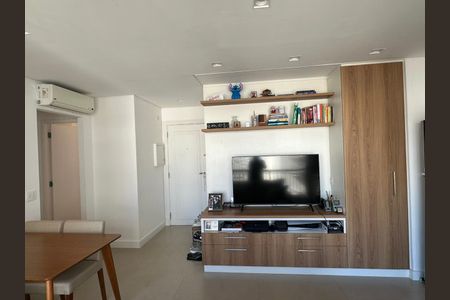 Apartamento à venda com 57m², 2 quartos e 1 vaga Apartamento à venda com 57m², 2 quartos e 1 vagaSala