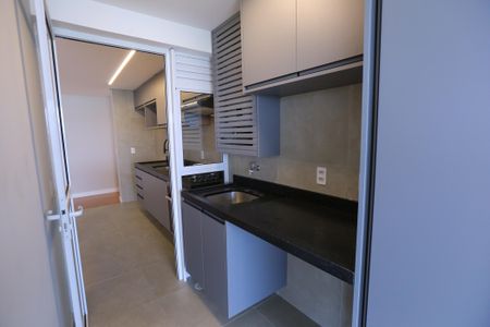 Apartamento para alugar com 100m², 3 quartos e 2 vagas Apartamento para alugar com 100m², 3 quartos e 2 vagasCozinha e Área de Serviço