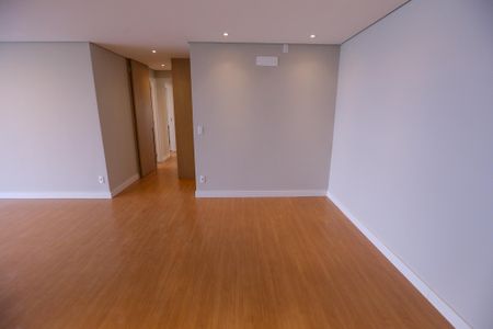 Apartamento para alugar com 100m², 3 quartos e 2 vagas Apartamento para alugar com 100m², 3 quartos e 2 vagasSala de Jantar