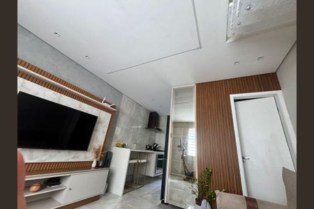 Sala de casa de condomínio para alugar com 2 quartos, 50m² em Chácara Ondas Verdes, Cotia