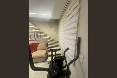 Sala de casa de condomínio para alugar com 2 quartos, 50m² em Chácara Ondas Verdes, Cotia