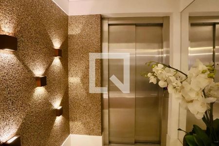 Apartamento à venda com 180m², 3 quartos e 3 vagas Apartamento à venda com 180m², 3 quartos e 3 vagasÁrea externa