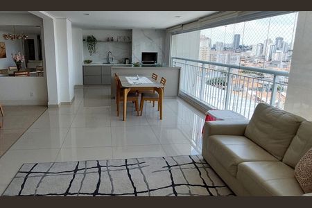 Apartamento à venda com 180m², 3 quartos e 3 vagas Apartamento à venda com 180m², 3 quartos e 3 vagasVaranda