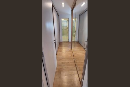 Apartamento à venda com 180m², 3 quartos e 3 vagas Apartamento à venda com 180m², 3 quartos e 3 vagasClost