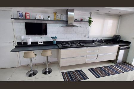 Apartamento à venda com 180m², 3 quartos e 3 vagas Apartamento à venda com 180m², 3 quartos e 3 vagasCozinha