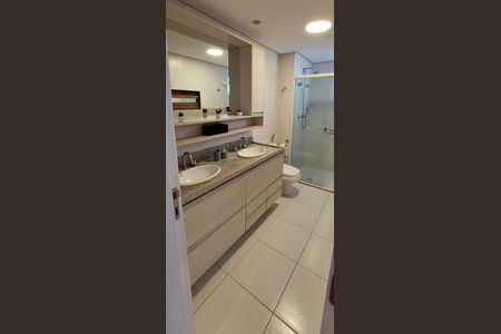 Apartamento à venda com 180m², 3 quartos e 3 vagas Apartamento à venda com 180m², 3 quartos e 3 vagasBanheiro
