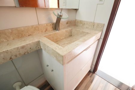 Apartamento para alugar com 65m², 2 quartos e 1 vagaBanheiro Social