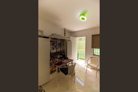 Casa de condomínio para alugar com 280m², 5 quartos e 2 vagas