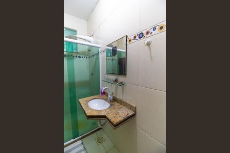 Casa de condomínio para alugar com 280m², 5 quartos e 2 vagas