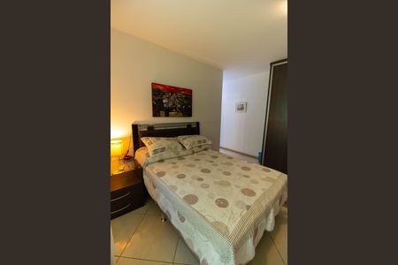 Casa de condomínio para alugar com 280m², 5 quartos e 2 vagas
