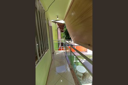 Casa de condomínio para alugar com 280m², 5 quartos e 2 vagas