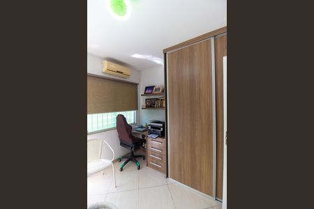Casa de condomínio para alugar com 280m², 5 quartos e 2 vagas