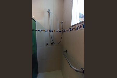 Casa de condomínio para alugar com 280m², 5 quartos e 2 vagas