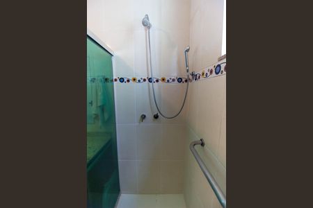 Casa de condomínio para alugar com 280m², 5 quartos e 2 vagas