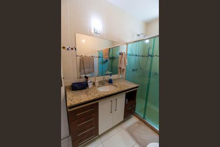 Casa de condomínio para alugar com 280m², 5 quartos e 2 vagas
