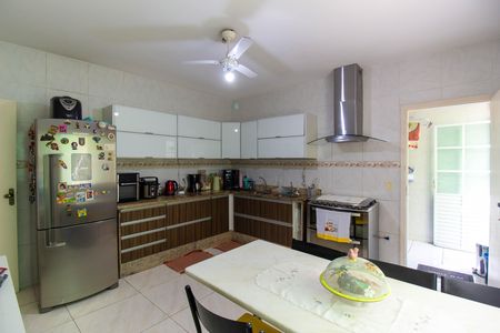 Casa de condomínio para alugar com 280m², 5 quartos e 2 vagas