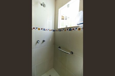 Casa de condomínio para alugar com 280m², 5 quartos e 2 vagas