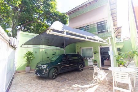 Casa de condomínio para alugar com 280m², 5 quartos e 2 vagas