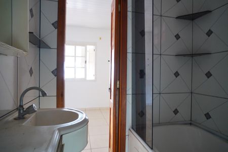Casa à venda com 150m², 3 quartos e 2 vagasBanheiro suíte 