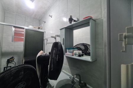 Casa à venda com 164m², 3 quartos e 3 vagasBanheiro 2
