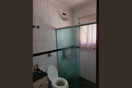 Casa à venda com 480m², 4 quartos e 2 vagas Casa à venda com 480m², 4 quartos e 2 vagasBanheiro